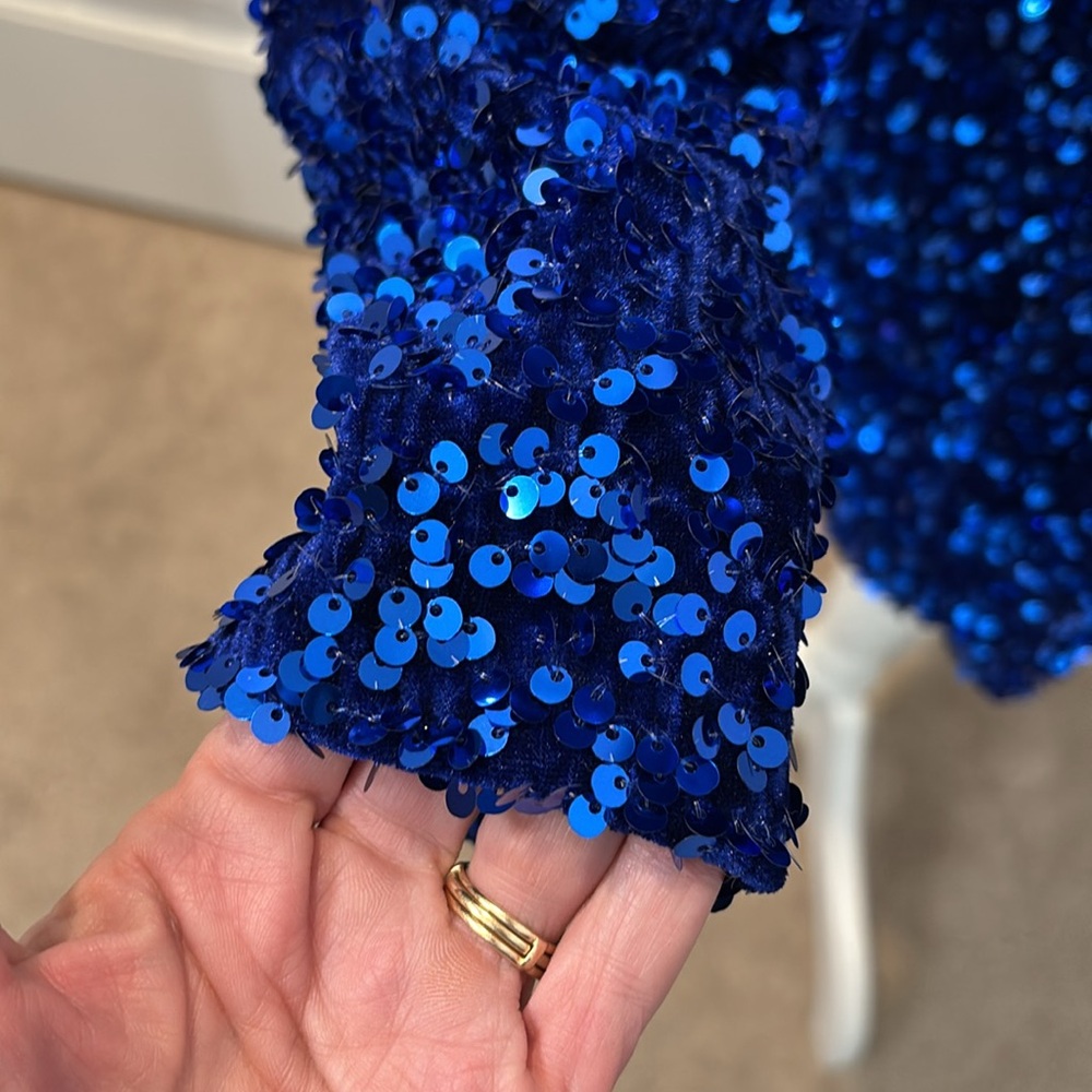 Beautiful blue sequined dress. - Picture 6 of 12